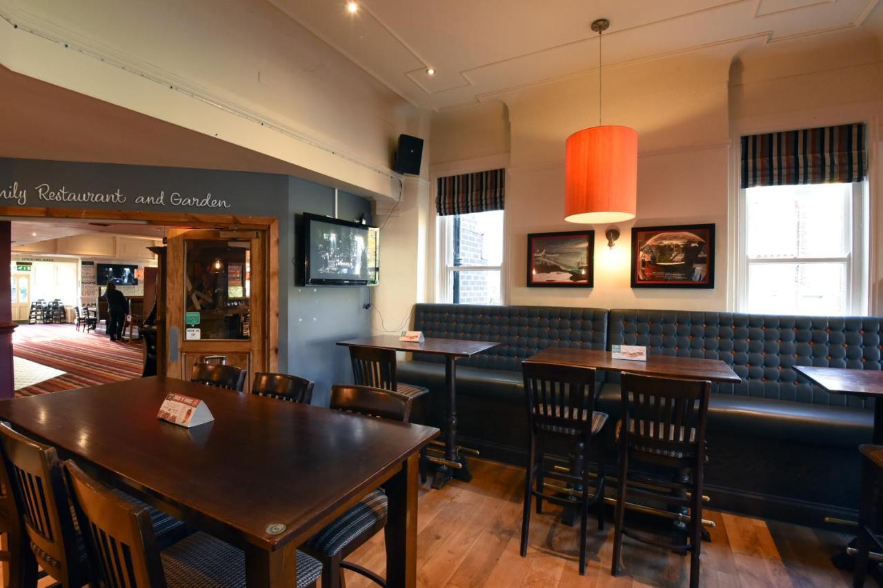 Oaklands By Greene King Inns Chester Exterior foto